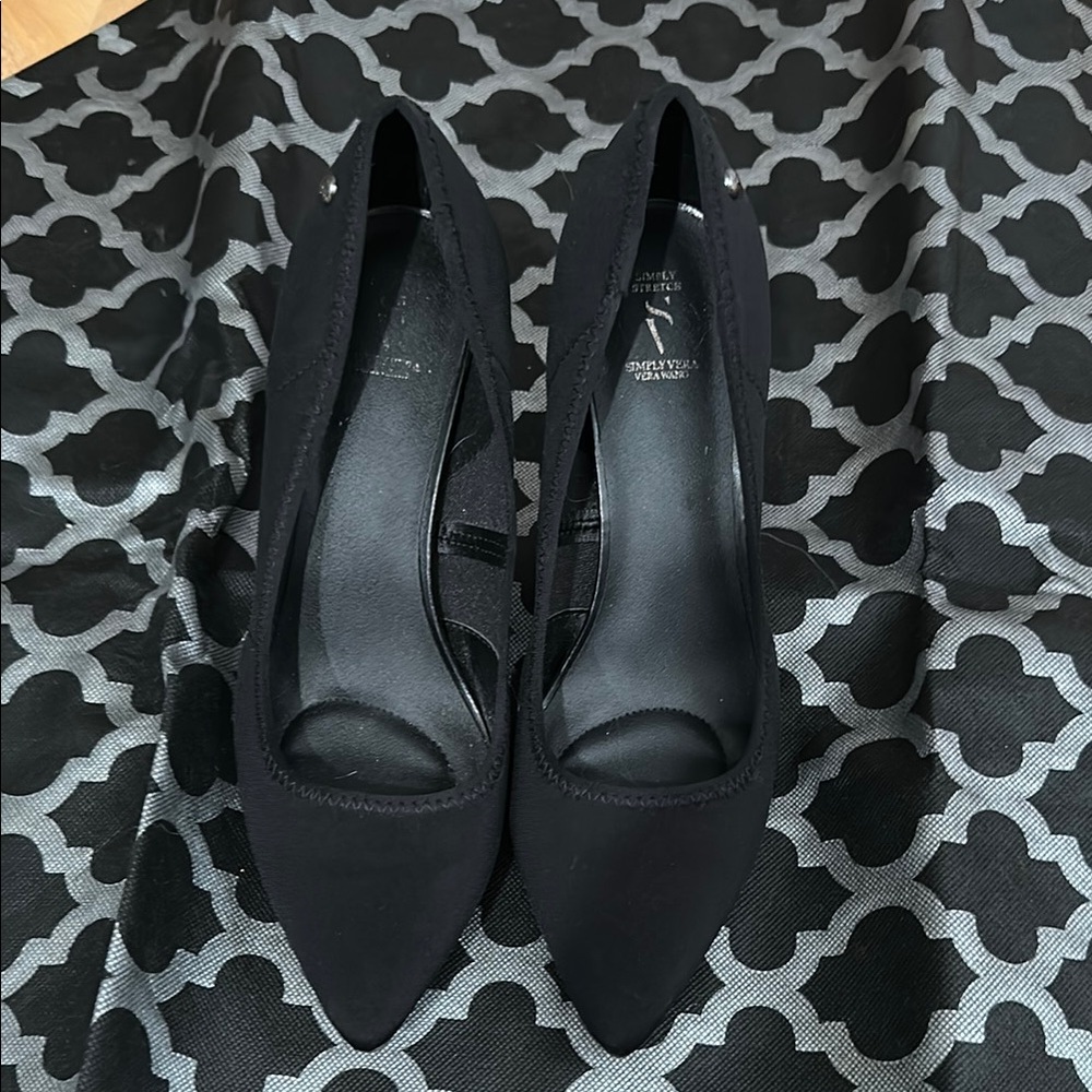 Vera Wang Simply Stretch stiletto heels - size 8.5